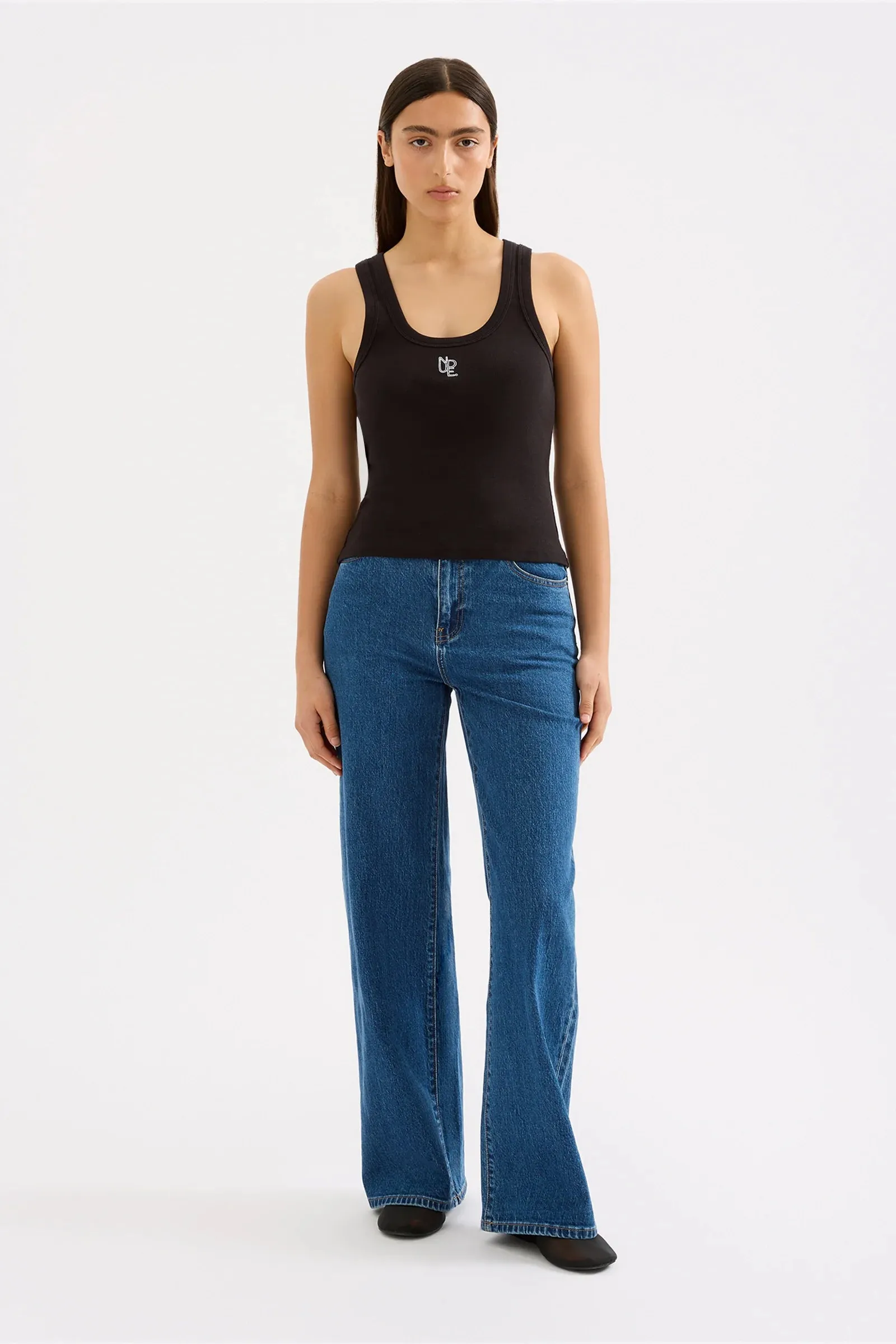 ORGANIC EMBLEM SINGLET